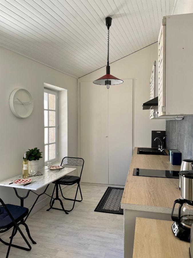 Appartement Aux Pieds Du Palais Des Papes. Aviñón Exterior foto